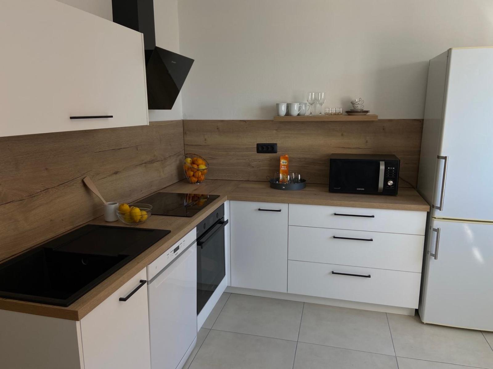 Sunny Apartment In Rijeka Exterior photo